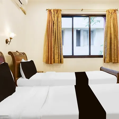 Super Townhouse Oak Prabhat Road Yerandwane Exterior photo